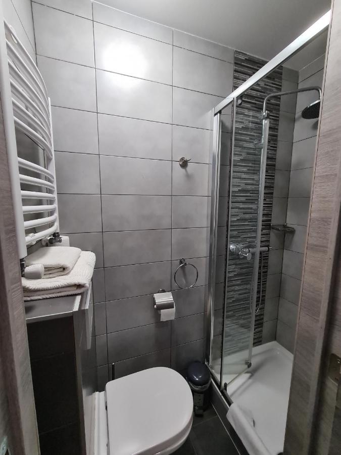 โฮเต็ล ซิตี้เซ็นเตอร์ Hotel Saint-Josse-ten-Noode ภายนอก รูปภาพ